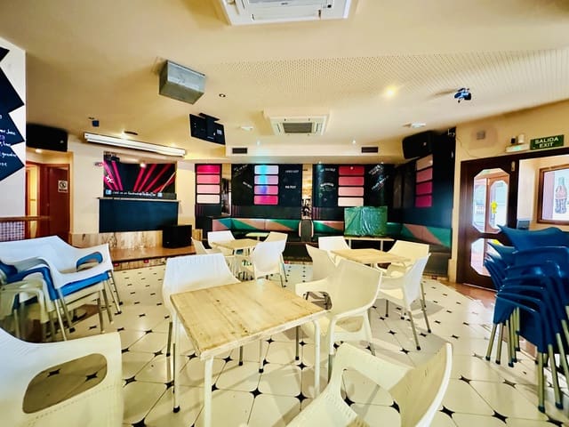 Commercial for sale in San Jose / Sant Josep de Sa Talaia - € 750,000 (Ref: 9216925)