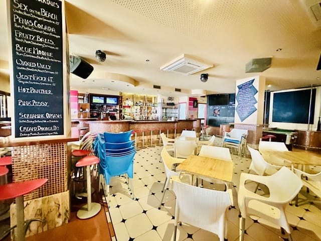 Commercial for sale in San Jose / Sant Josep de Sa Talaia - € 750,000 (Ref: 9216925)