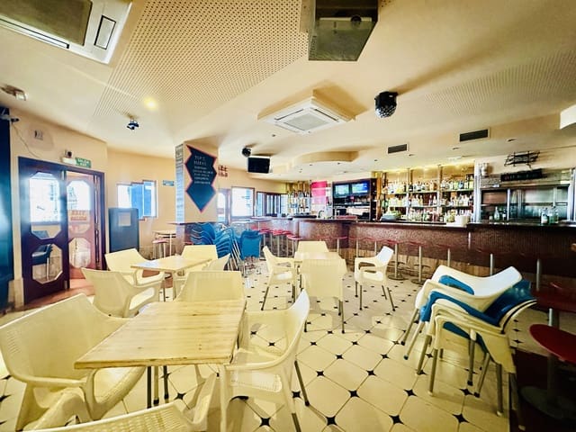 Commercial for sale in San Jose / Sant Josep de Sa Talaia - € 750,000 (Ref: 9216925)