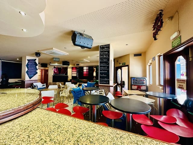 Erhverv til salg i San Jose / Sant Josep de Sa Talaia - € 750.000 (Ref: 9216925)