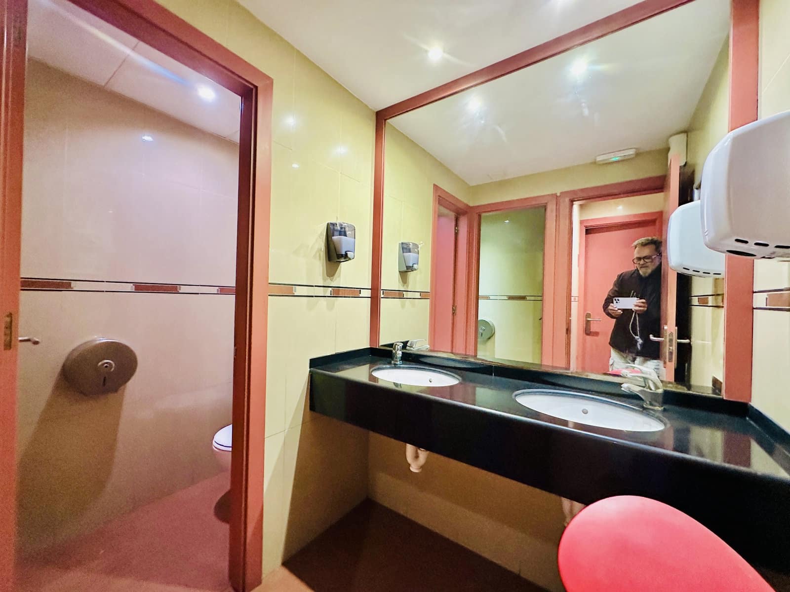 Commercial for sale in San Jose / Sant Josep de Sa Talaia - € 750,000 (Ref: 9216925)