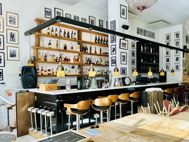 Commercieel te huur in Santa Eulalia / Santa Eularia - € 2.500 (Ref: 9248405)