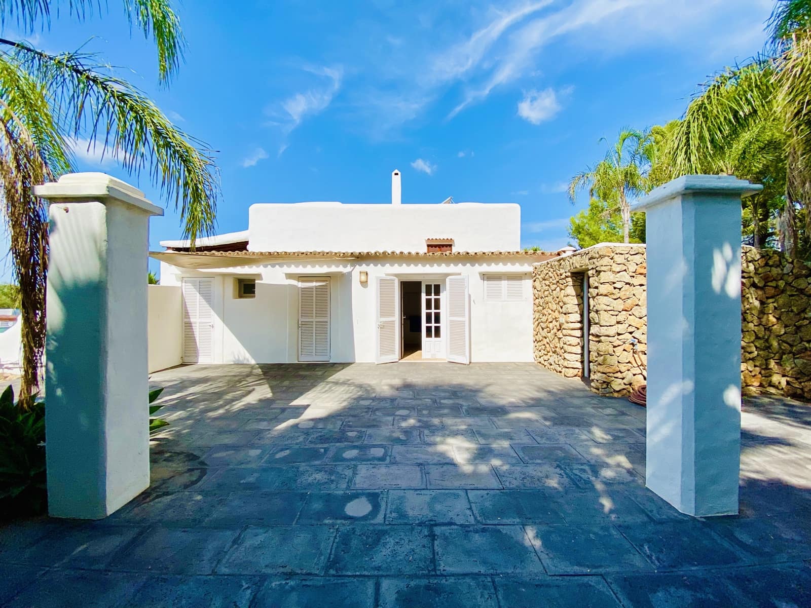 Chalet de 7 habitaciones en Sant Joan de Labritja en alquiler con piscina garaje - 6.700 € (Ref: 9467913)