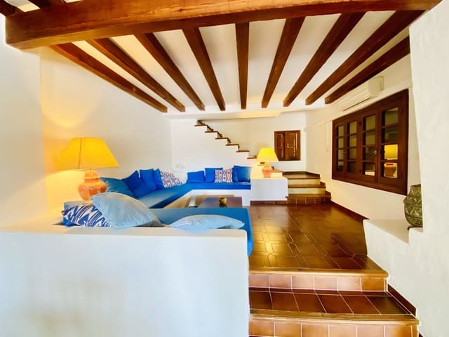 Chalet de 7 habitaciones en Sant Joan de Labritja en alquiler - 6.700 € (Ref: 9467913)