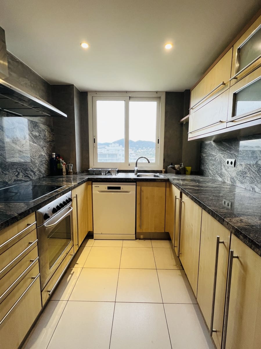 3 quarto Apartamento para venda em Playa d'en Bossa com piscina garagem - 795 000 € (Ref: 9470735)