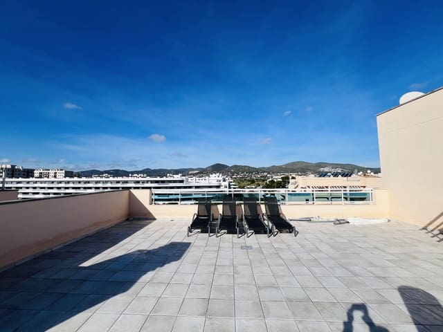 3 sovrum Lägenhet till salu i Playa d'en Bossa, San Jose / Sant Josep de Sa Talaia med pool garage - 795 000 € (Ref: 9470735)