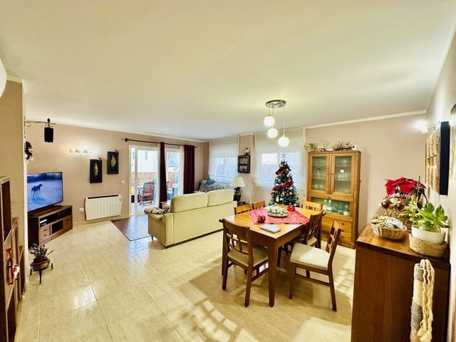 3 soveværelse Lejlighed til salg i Santa Eulalia / Santa Eularia - € 765.000 (Ref: 9498092)