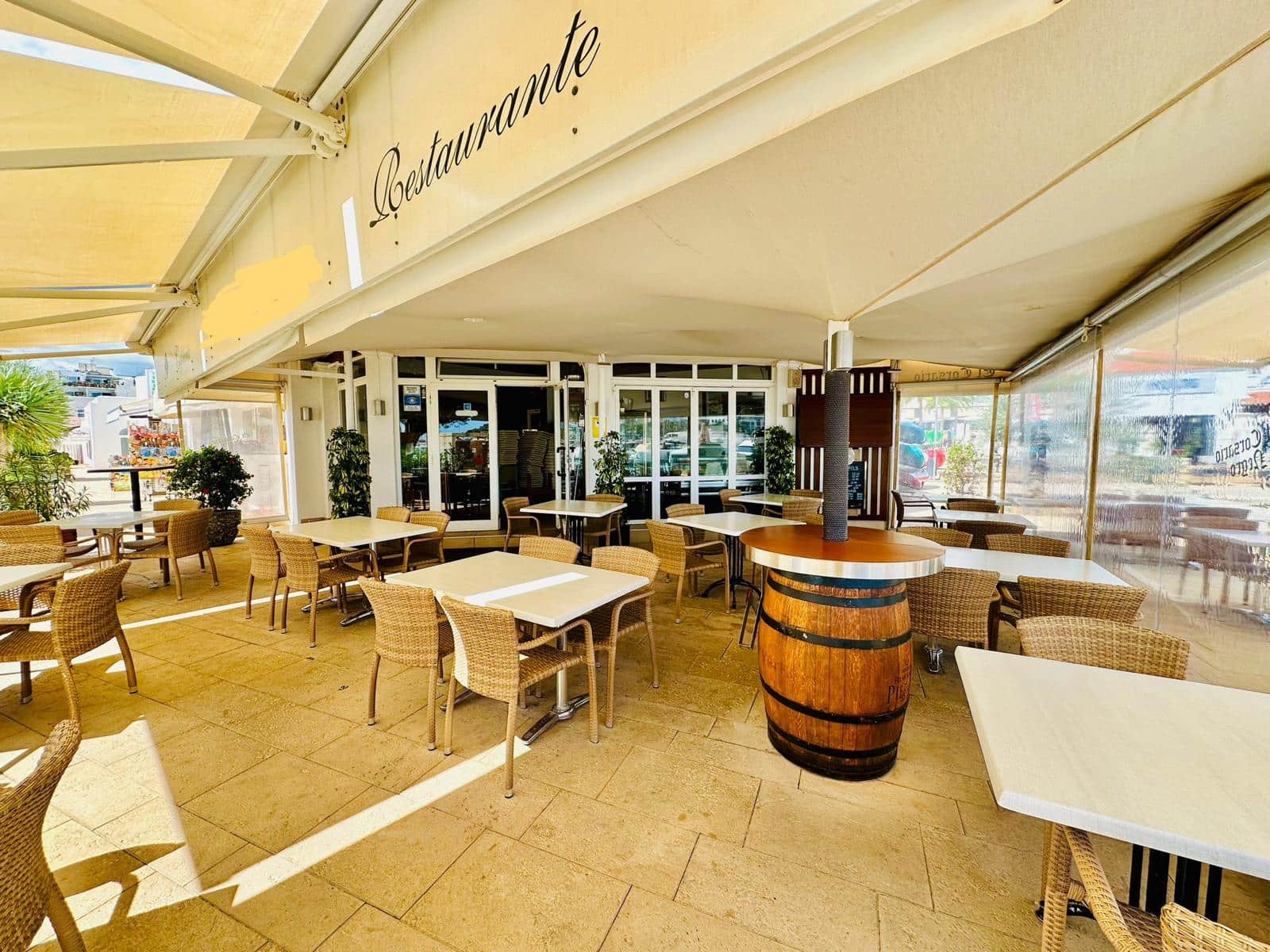 Local Commercial à louer à Santa Eulalia / Santa Eularia - 4 000 € (Ref: 9671147)