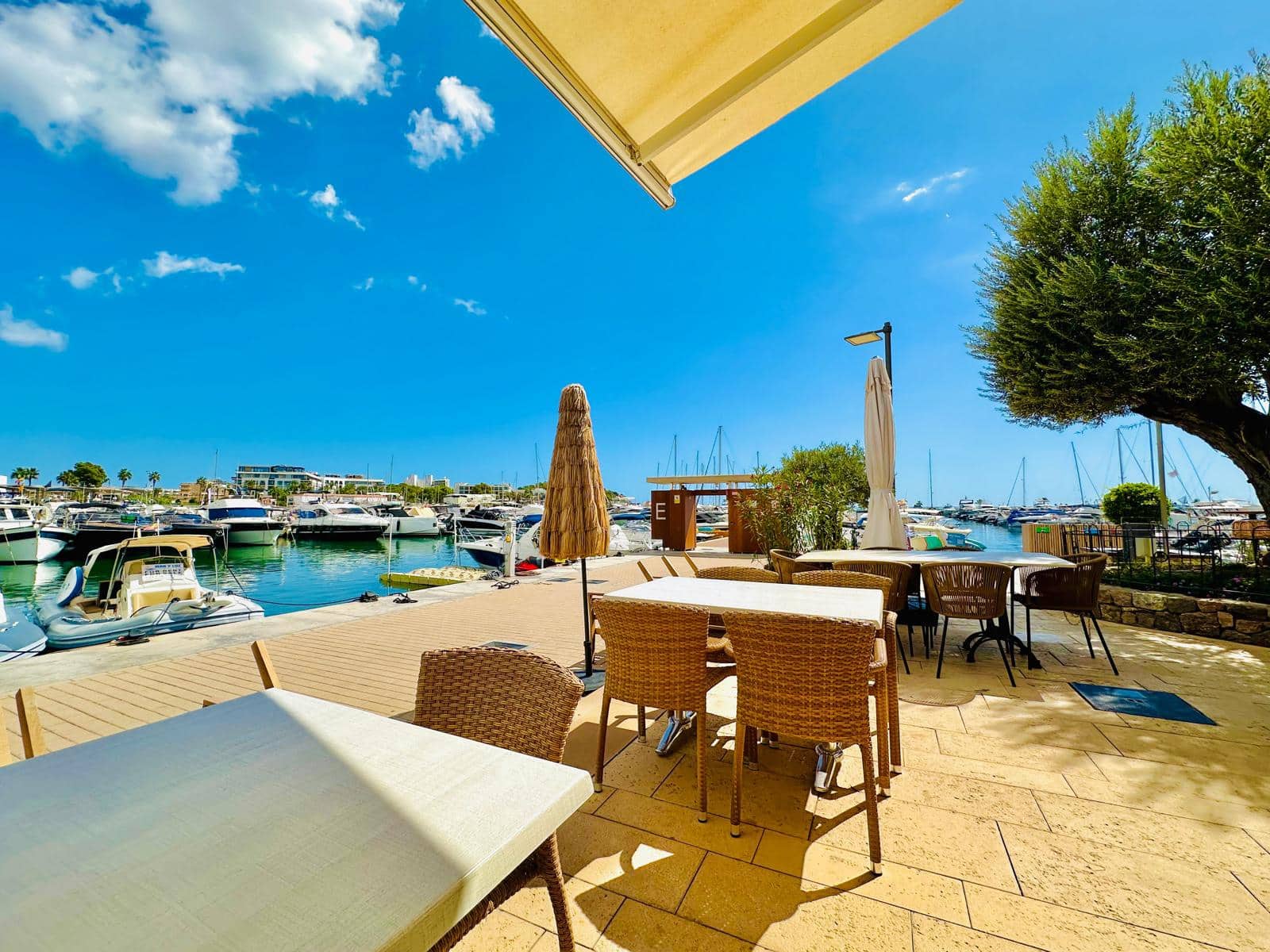 Local Commercial à louer à Santa Eulalia / Santa Eularia - 4 000 € (Ref: 9671147)