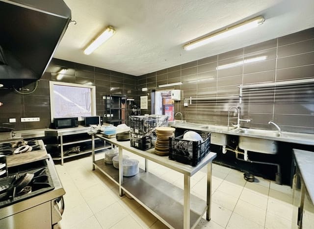 Kommersiell till salu i San Jose / Sant Josep de Sa Talaia - 1 290 000 € (Ref: 9711132)