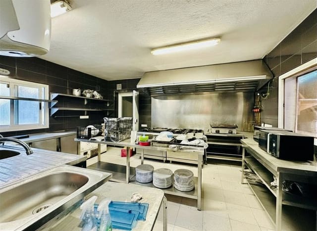 Kommersiell till salu i San Jose / Sant Josep de Sa Talaia - 1 290 000 € (Ref: 9711132)