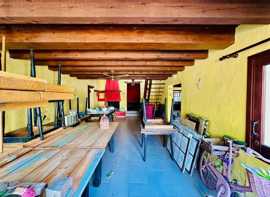 Commercieel te koop in San Jose / Sant Josep de Sa Talaia - € 1.290.000 (Ref: 9711132)