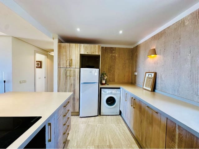 Apartamento de 2 habitaciones en San Jose / Sant Josep de Sa Talaia en alquiler con piscina garaje - 6.800 € (Ref: 9932445)
