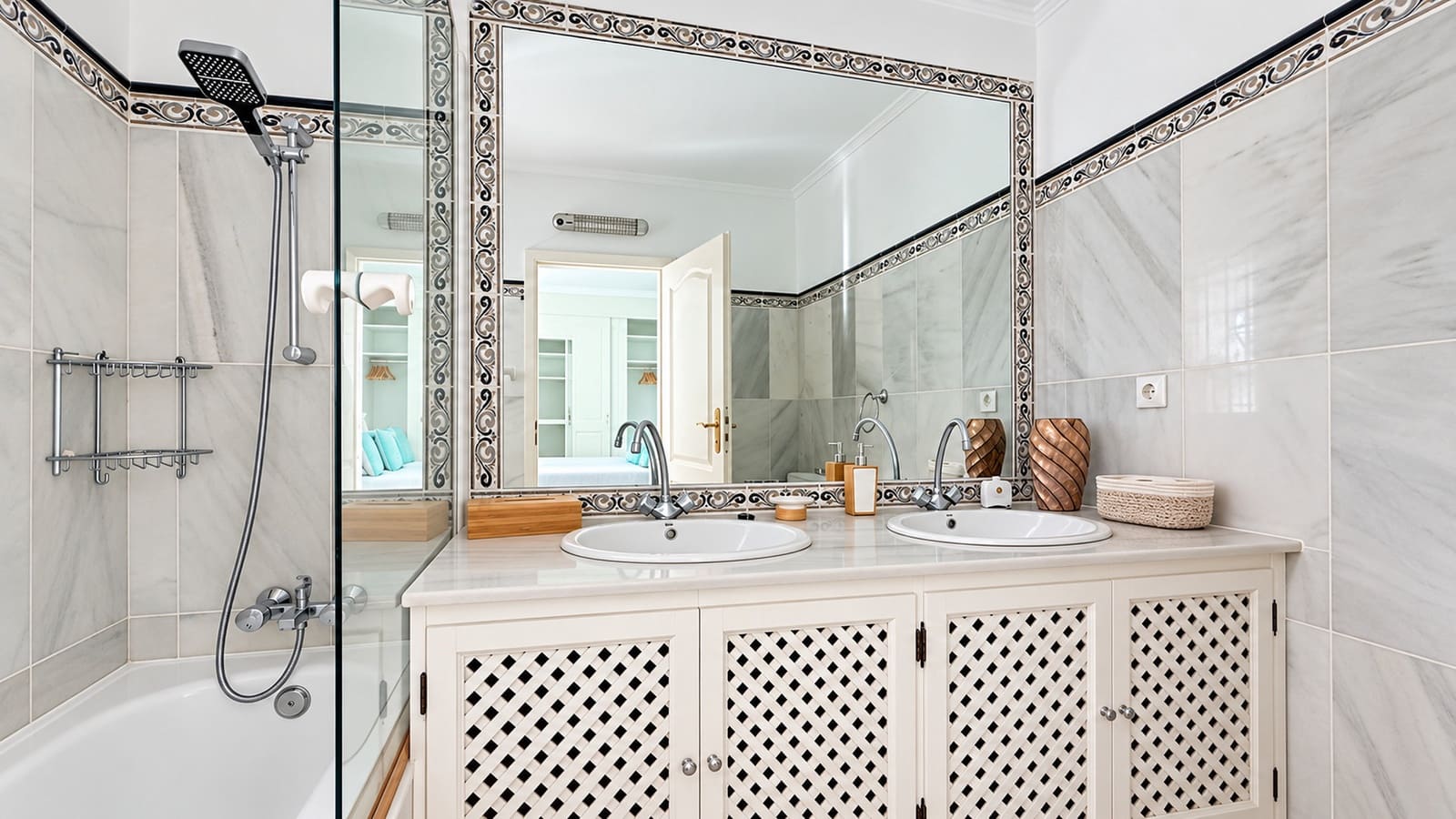4 sypialnia Willa do wynajęcia w Marbella z basenem garażem - 5 500 € (Ref: 10109381)