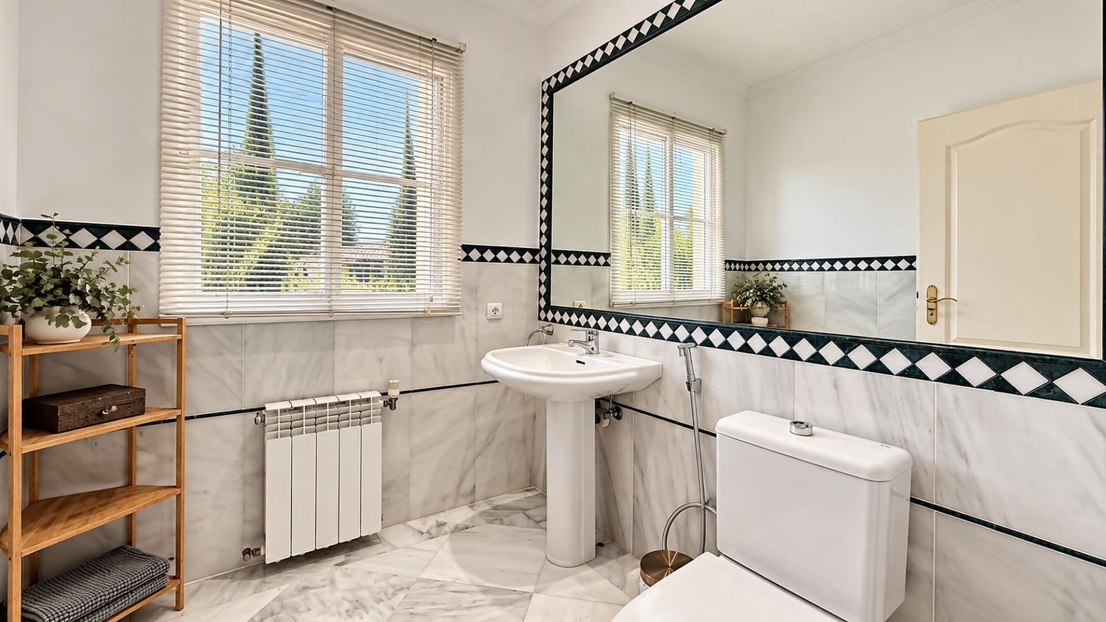 4 sypialnia Willa do wynajęcia w Marbella z basenem garażem - 5 500 € (Ref: 10109381)