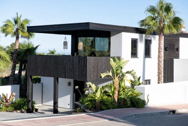 4 slaapkamer Villa te koop in Estepona met zwembad garage - € 1.190.000 (Ref: 10115587)