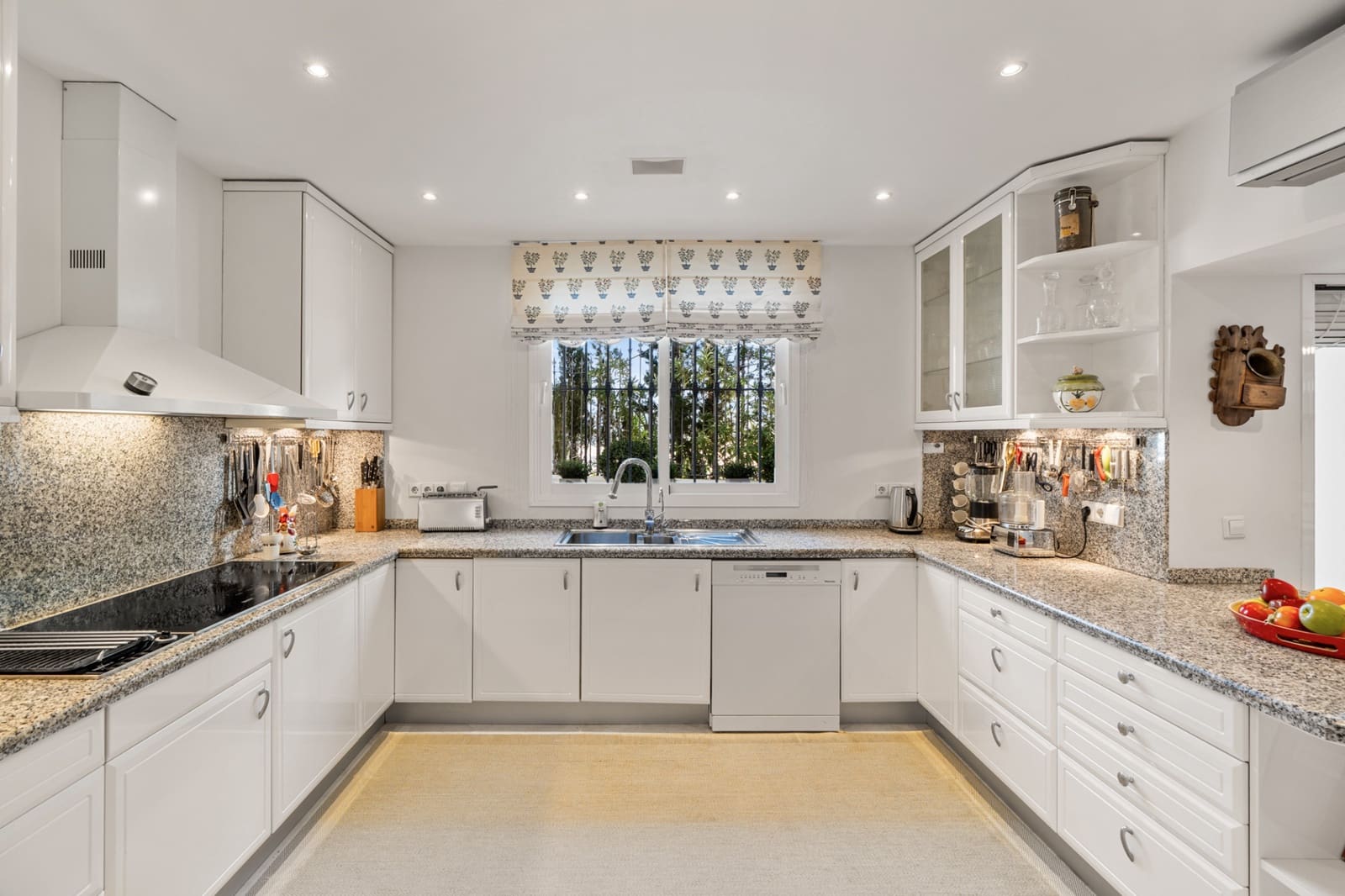 3 sovrum Takvåning till salu i Benahavis med pool garage - 1 395 000 € (Ref: 10115589)