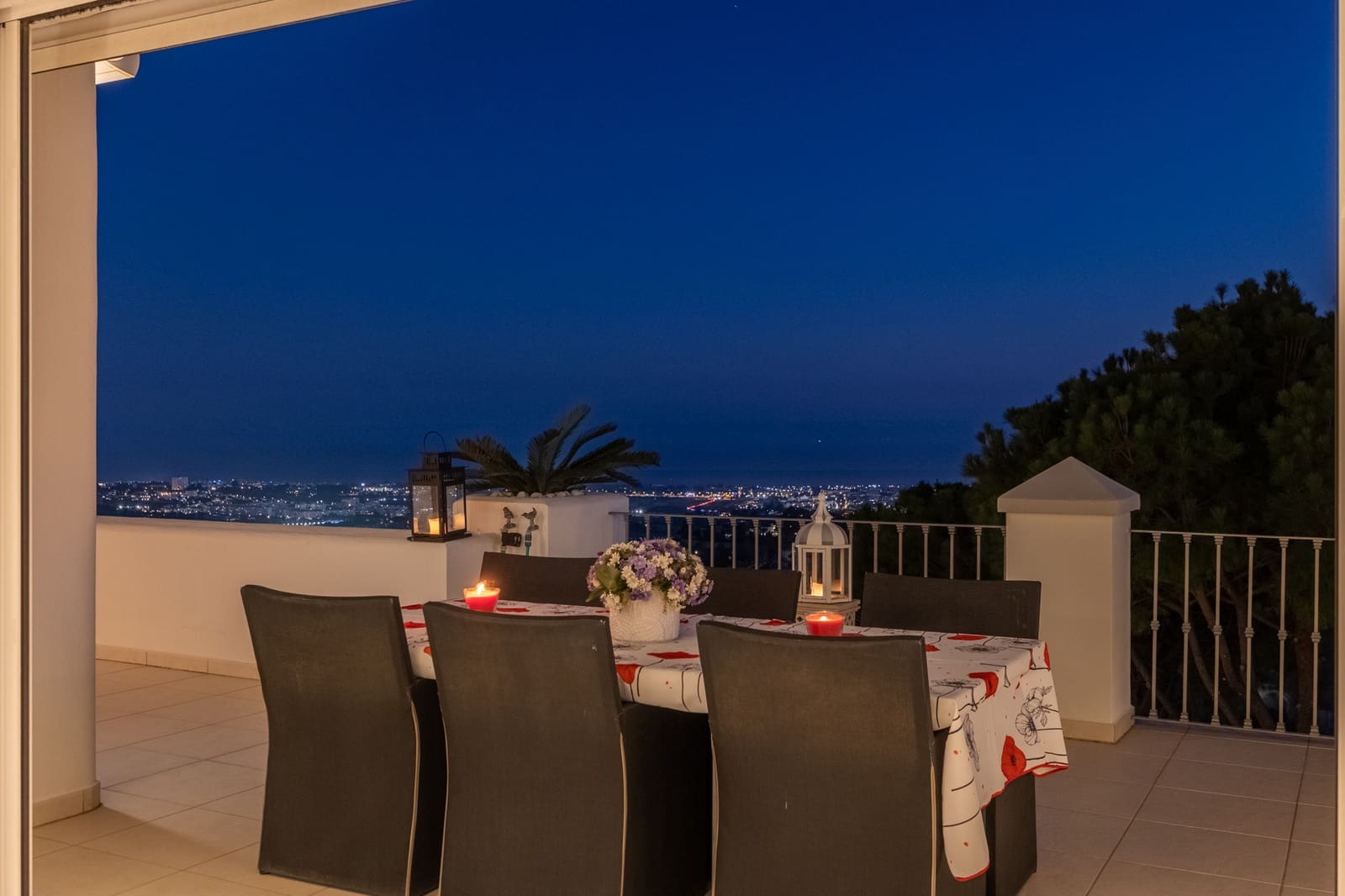 3 sovrum Takvåning till salu i Benahavis med pool garage - 1 395 000 € (Ref: 10115589)