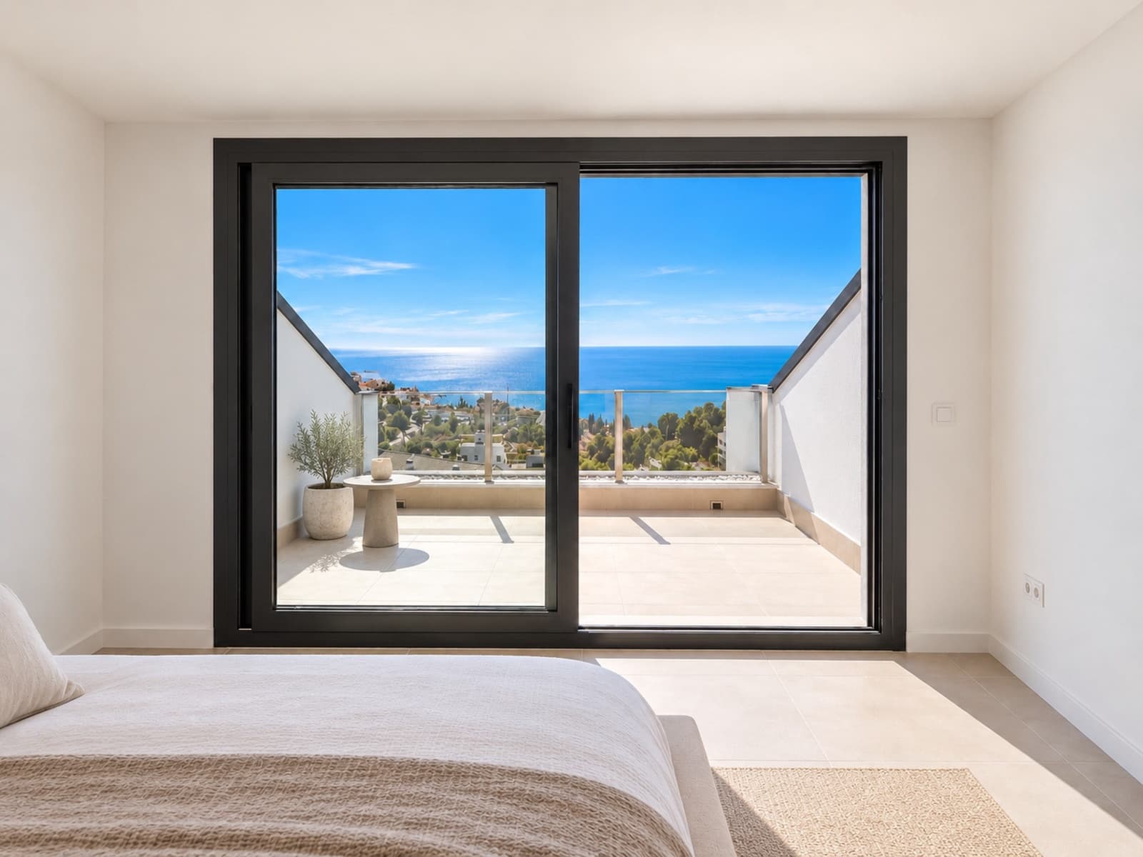 Ático de 2 habitaciones en Benalmadena Costa en venta con piscina garaje - 643.000 € (Ref: 10119064)