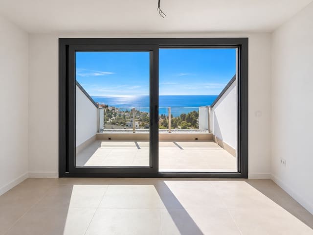 2 chambre Penthouse à vendre à Benalmadena Costa, Benalmádena avec piscine garage - 643 000 € (Ref: 10119064)