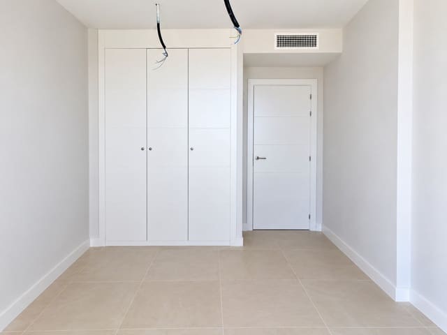 2 chambre Penthouse à vendre à Benalmadena Costa, Benalmádena avec piscine garage - 643 000 € (Ref: 10119064)
