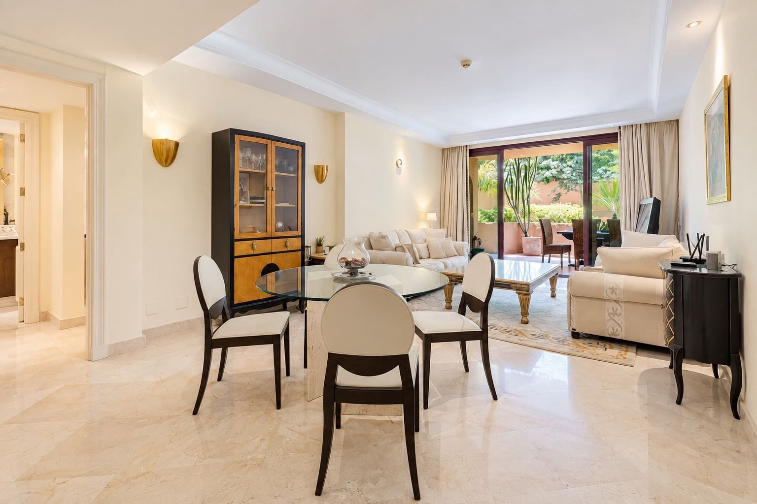 2 soveværelse Lejlighed til salg i Estepona med swimmingpool - € 995.000 (Ref: 10146724)