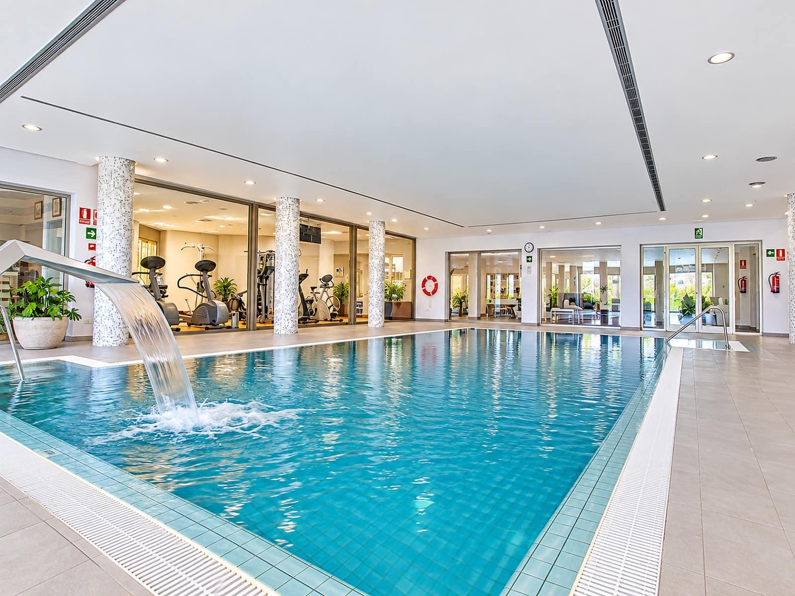 2 chambre Appartement à vendre à Marbella avec piscine garage - 1 200 000 € (Ref: 10146725)