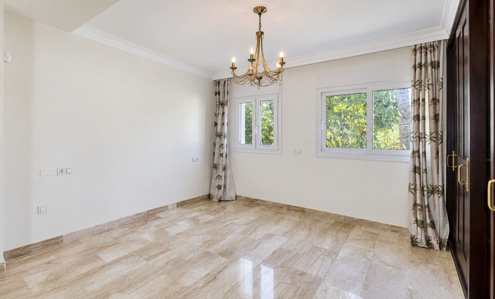 4 soveværelse Villa til salg i Guadalmina med swimmingpool garage - € 1.900.000 (Ref: 10166342)