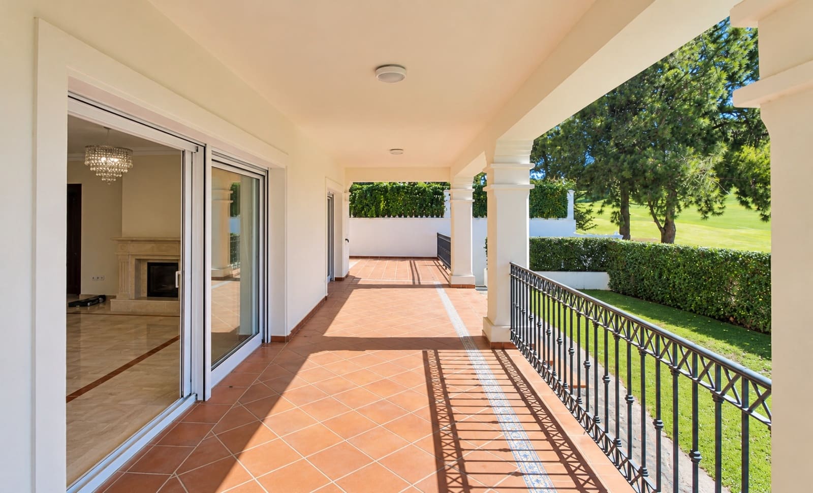 4 soveværelse Villa til salg i Guadalmina med swimmingpool garage - € 1.900.000 (Ref: 10166342)
