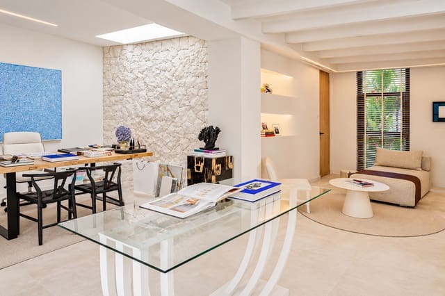 Büro zu verkaufen in Nueva Andalucia, Marbella - 1.750.000 € (Ref: 10186582)