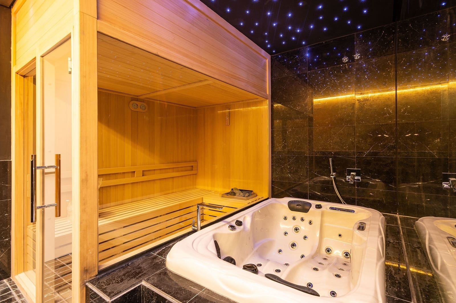 5 soveværelse Villa til salg i Golden Mile med swimmingpool garage - € 4.995.000 (Ref: 6805410)