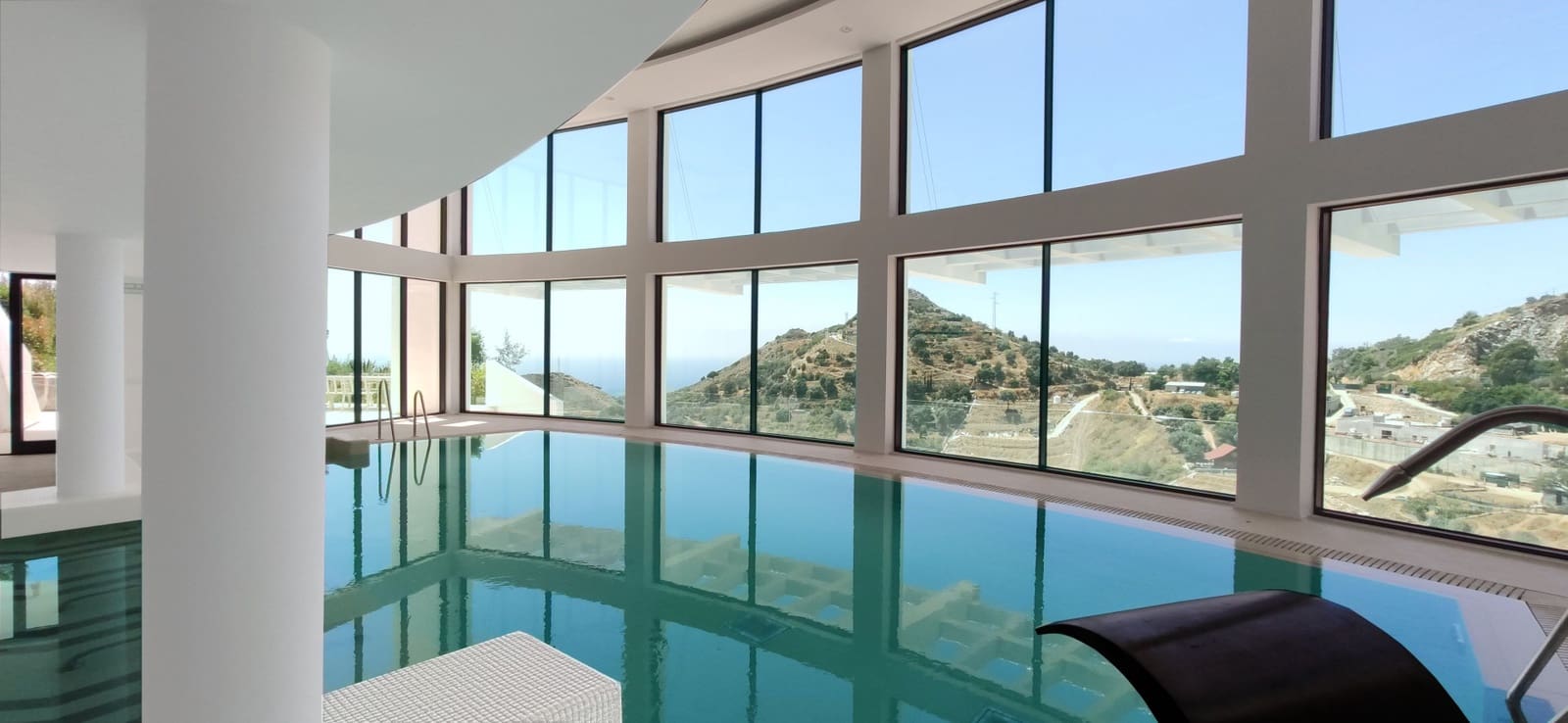 5 bedroom Villa for sale in Marbella with pool garage - € 4,700,000 (Ref: 7087837)