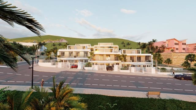 4 sovrum Hus till salu i Estepona med pool - 730 000 € (Ref: 7087861)