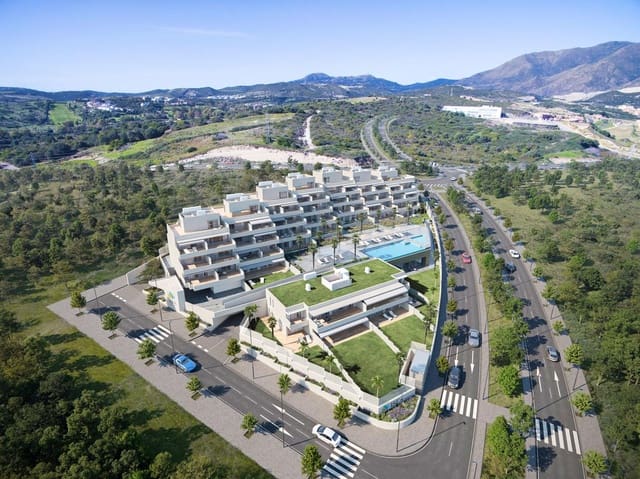 Apartamento de 2 habitaciones en Estepona en venta con piscina garaje - 420.000 € (Ref: 7091186)
