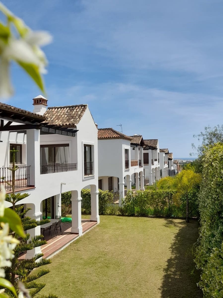 3 camera da letto Villetta Bifamiliare in vendita in Estepona con piscina garage - 756.413 € (Rif: 7108111)