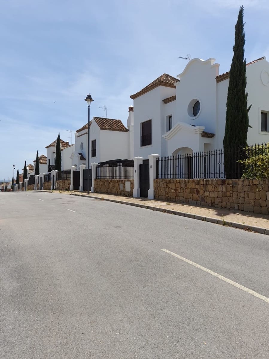 3 camera da letto Villetta Bifamiliare in vendita in Estepona con piscina garage - 756.413 € (Rif: 7108111)