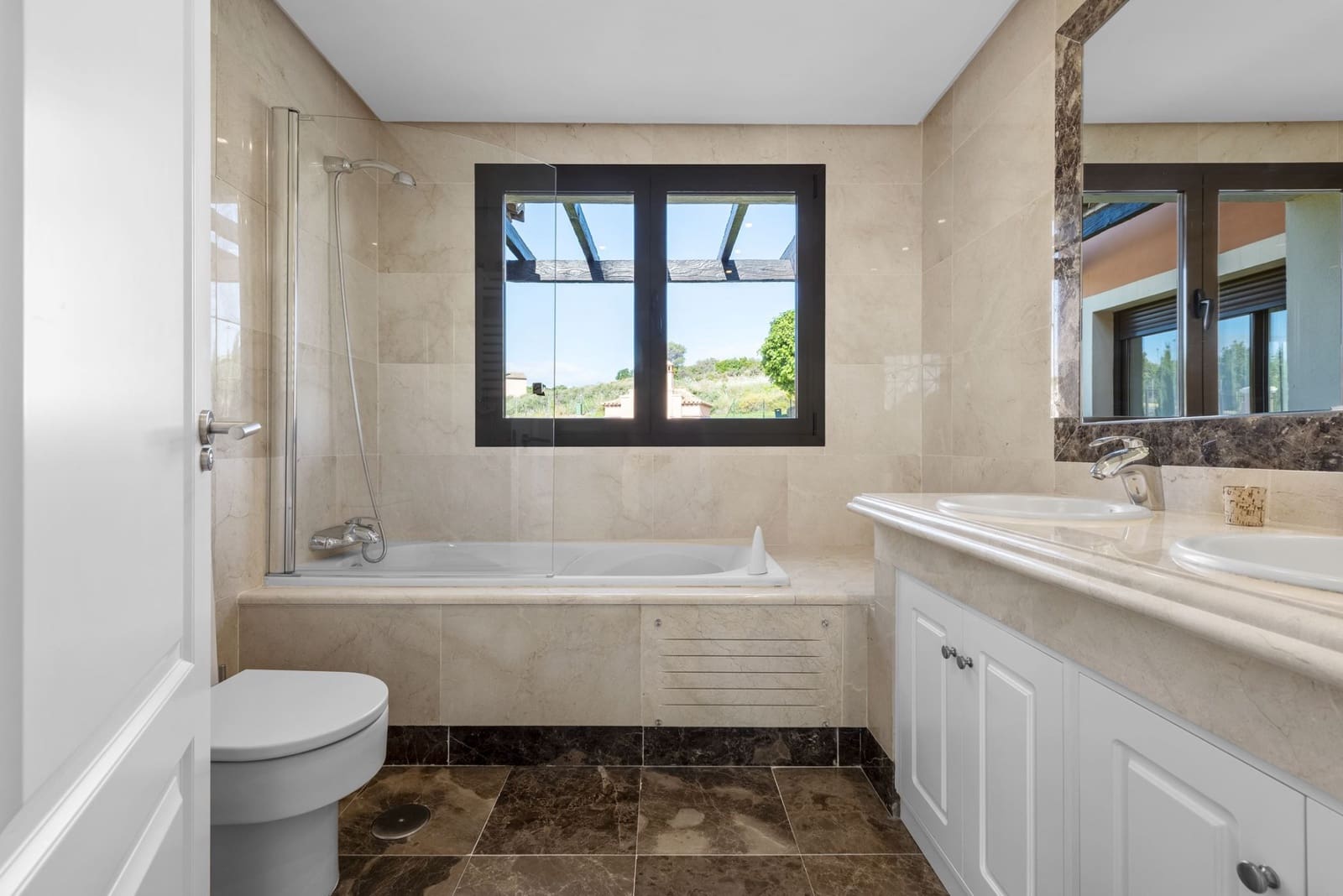 3 camera da letto Villetta Bifamiliare in vendita in Estepona con piscina garage - 756.413 € (Rif: 7108111)