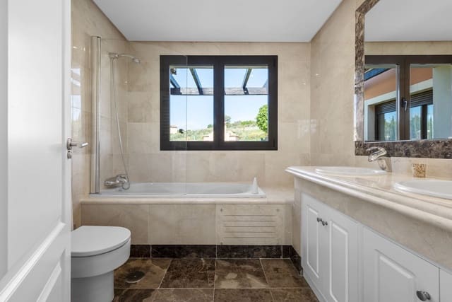 3 makuuhuone Paritalo myytävänä paikassa Valle Romano Golf, Estepona mukana uima-altaan 
autotalli - 756 413 € (Ref: 7108111)