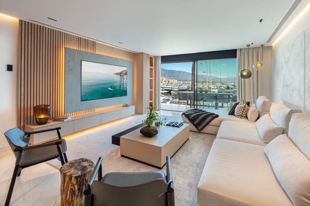 3 soveværelse Penthouse til salg i Puerto Banus, Marbella - € 2.950.000 (Ref: 7137326)