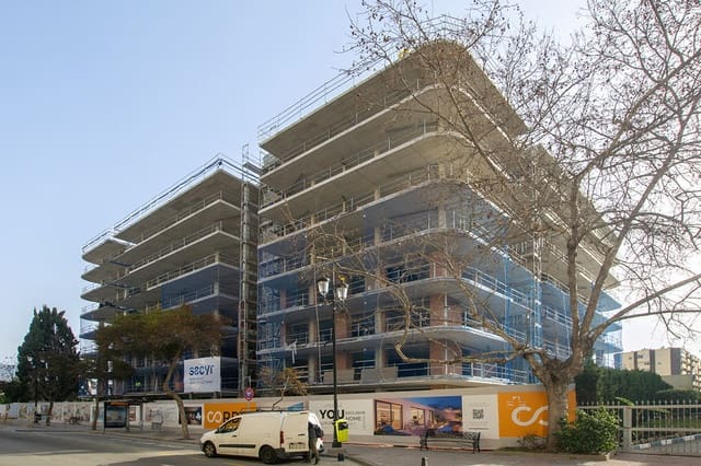 2 Zimmer Apartment zu verkaufen in Zona Puerto Deportivo, Fuengirola mit Pool Garage - 659.500 € (Ref: 7171405)