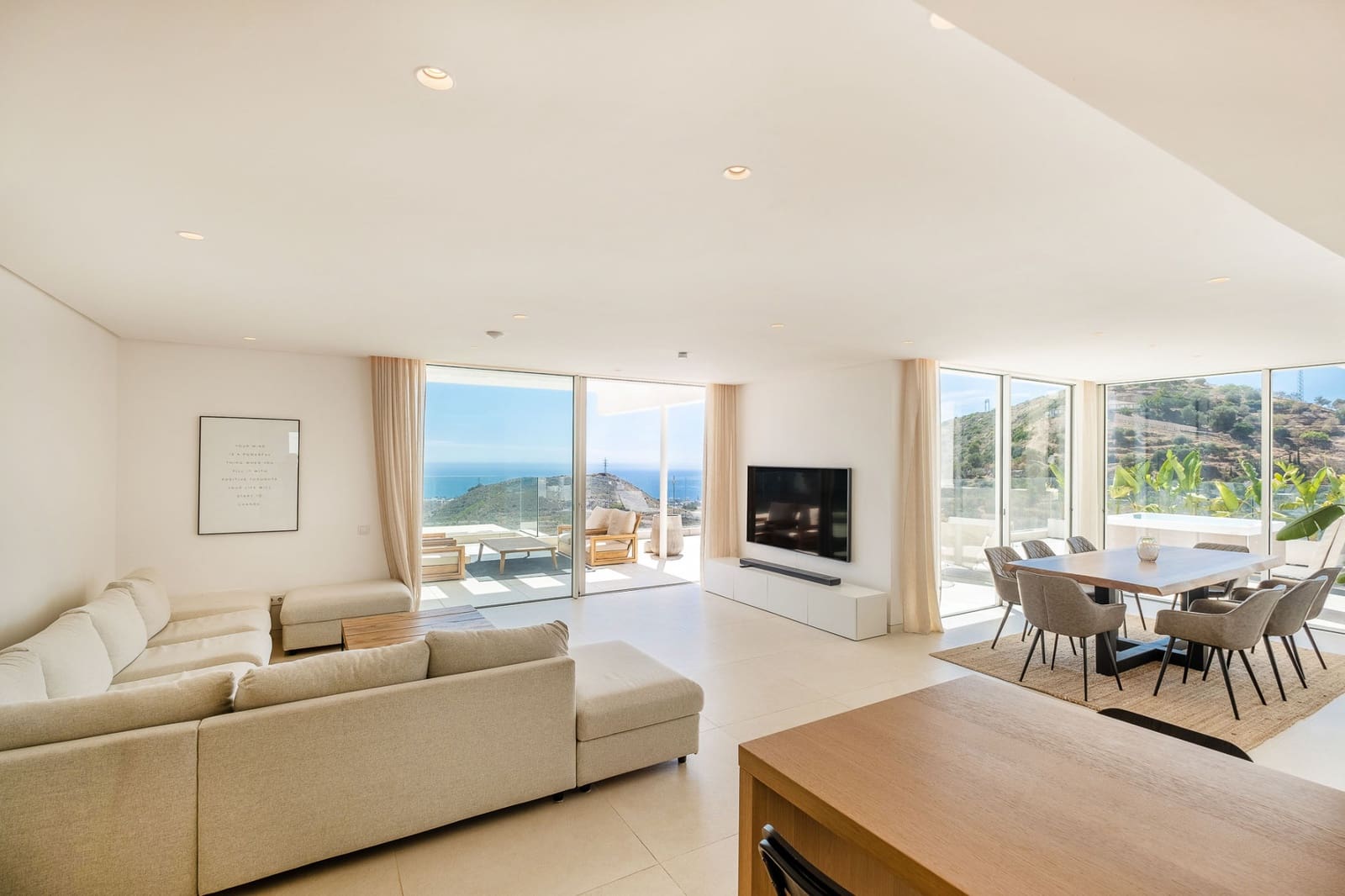 3 bedroom Penthouse for sale in Marbella with pool garage - € 1,950,000 (Ref: 7213783)