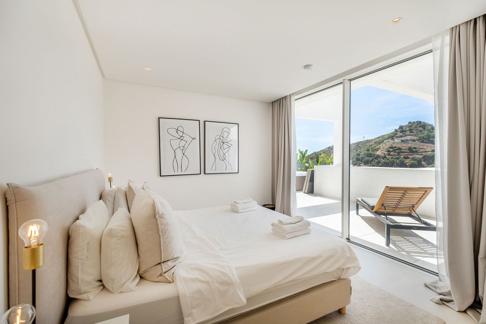 3 bedroom Penthouse for sale in Marbella with pool garage - € 1,950,000 (Ref: 7213783)