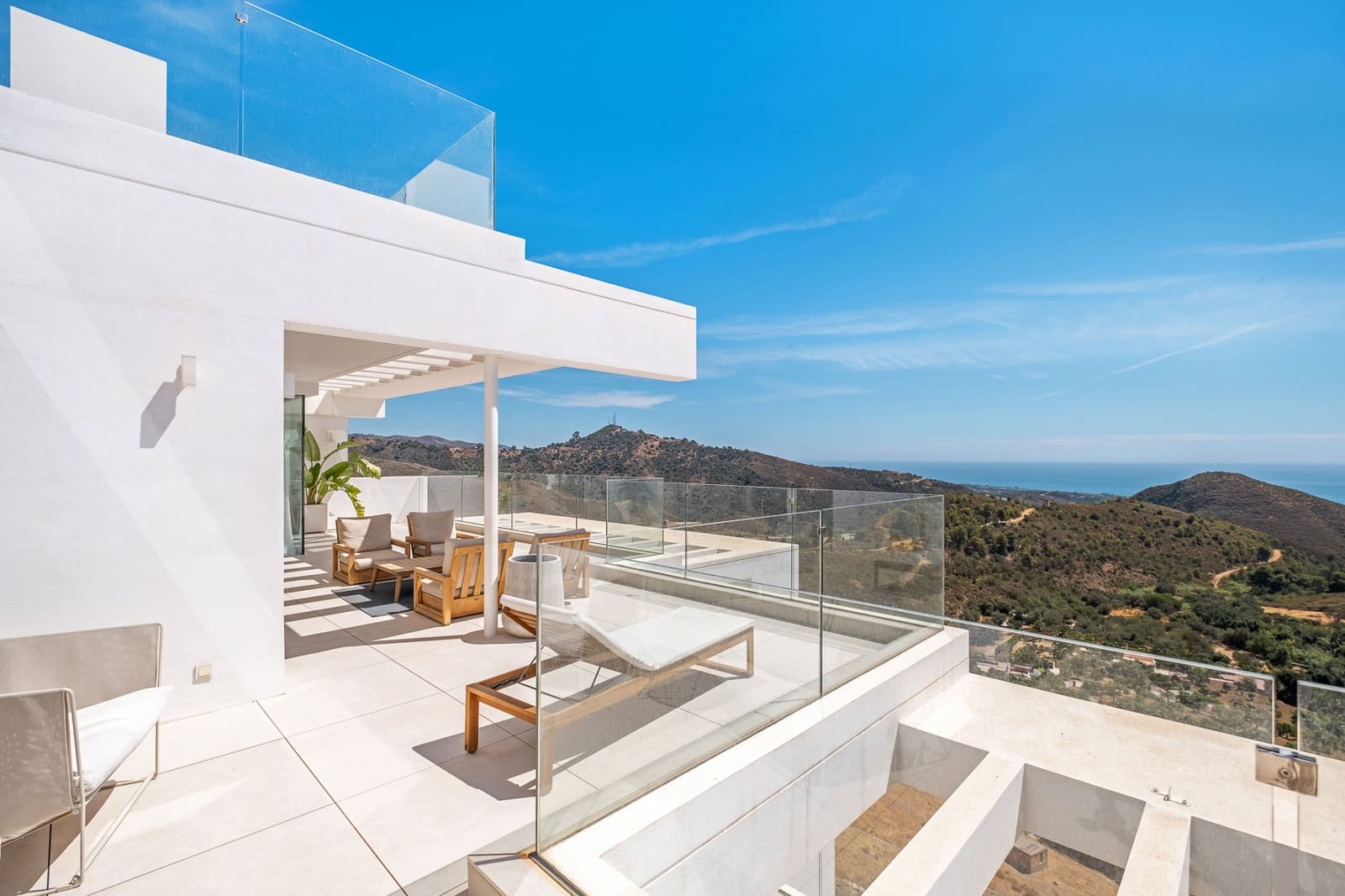3 bedroom Penthouse for sale in Marbella with pool garage - € 1,950,000 (Ref: 7213783)