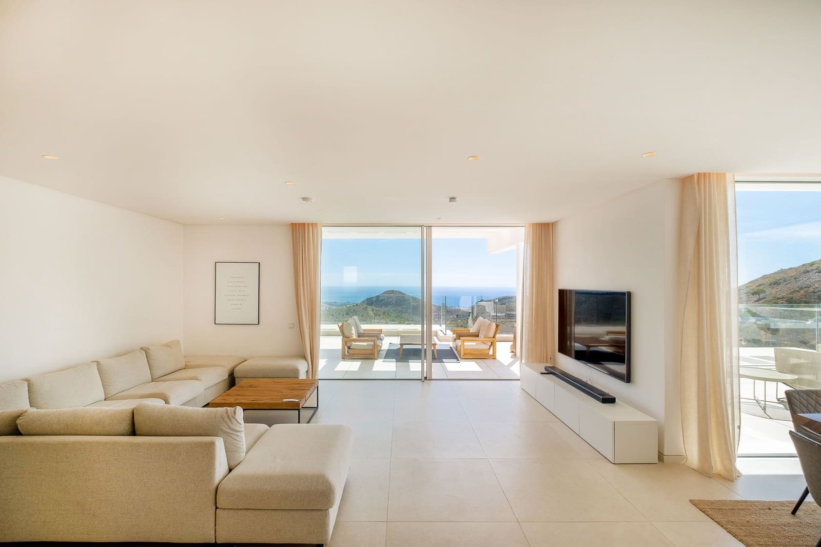 3 bedroom Penthouse for sale in Marbella with pool garage - € 1,950,000 (Ref: 7213783)