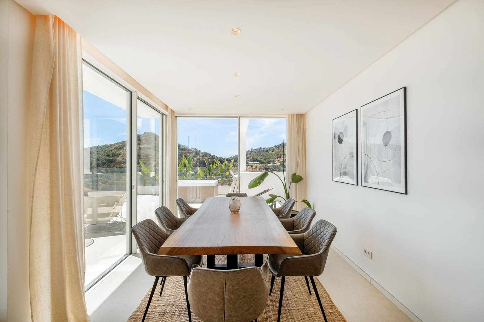 3 bedroom Penthouse for sale in Marbella with pool garage - € 1,950,000 (Ref: 7213783)