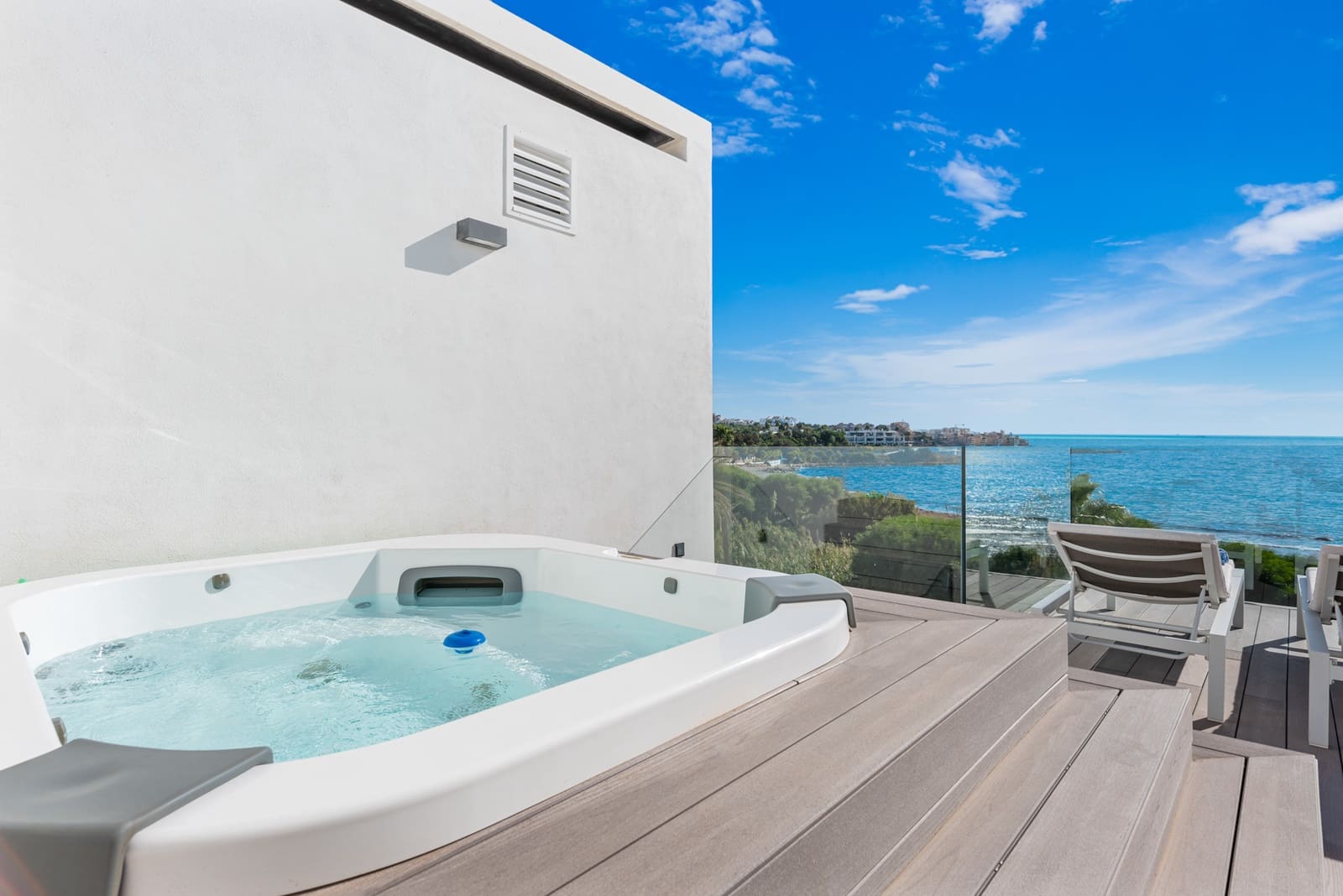 6 soveværelse Byhus til salg i Estepona med swimmingpool garage - € 3.300.000 (Ref: 7280190)