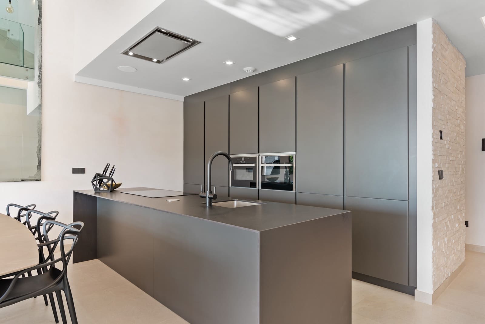 6 soveværelse Byhus til salg i Estepona med swimmingpool garage - € 3.300.000 (Ref: 7280190)