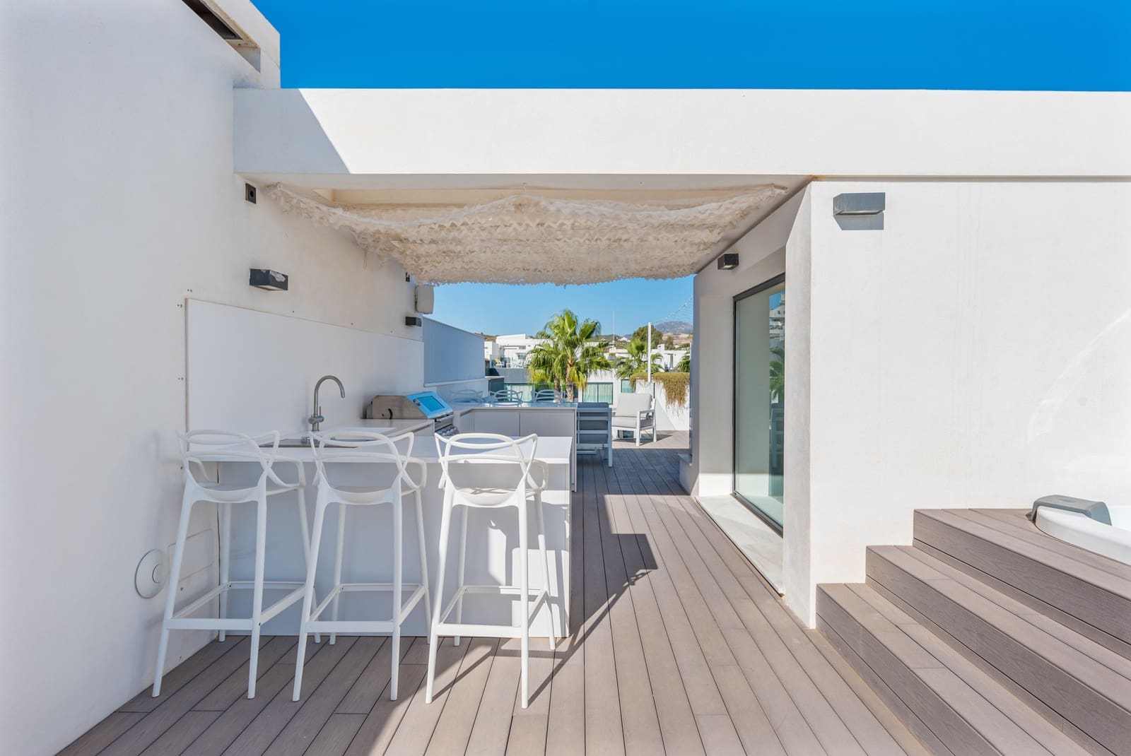 6 soveværelse Byhus til salg i Estepona med swimmingpool garage - € 3.300.000 (Ref: 7280190)