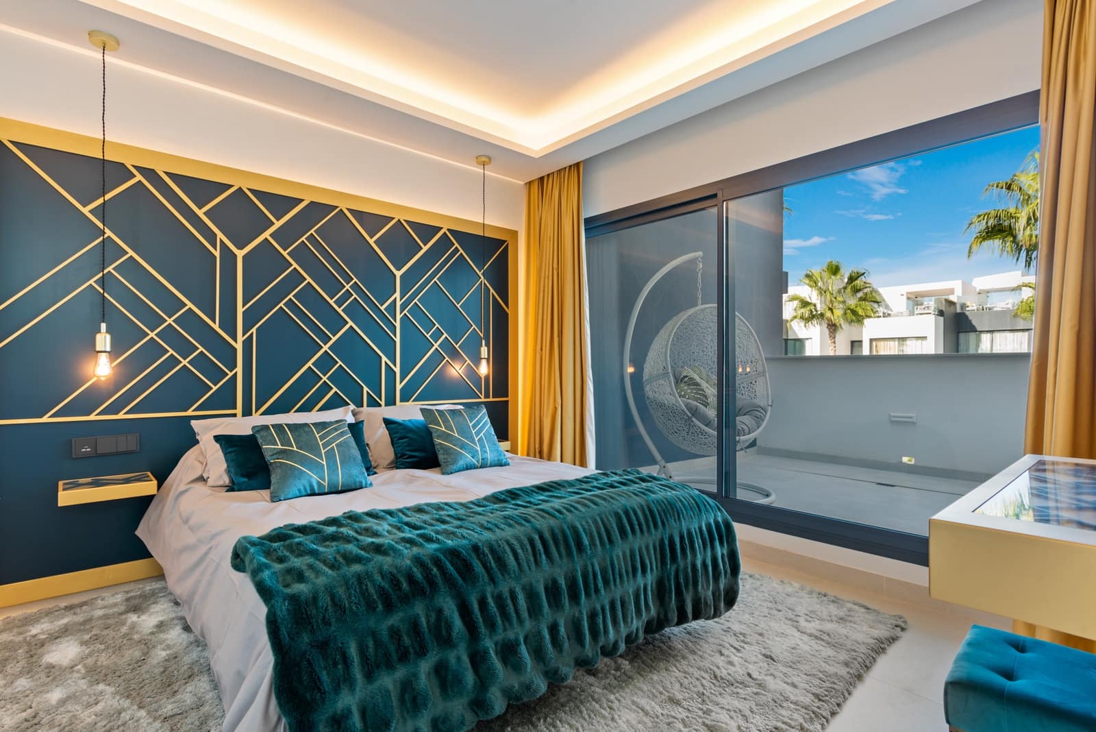 6 soveværelse Byhus til salg i Estepona med swimmingpool garage - € 3.300.000 (Ref: 7280190)