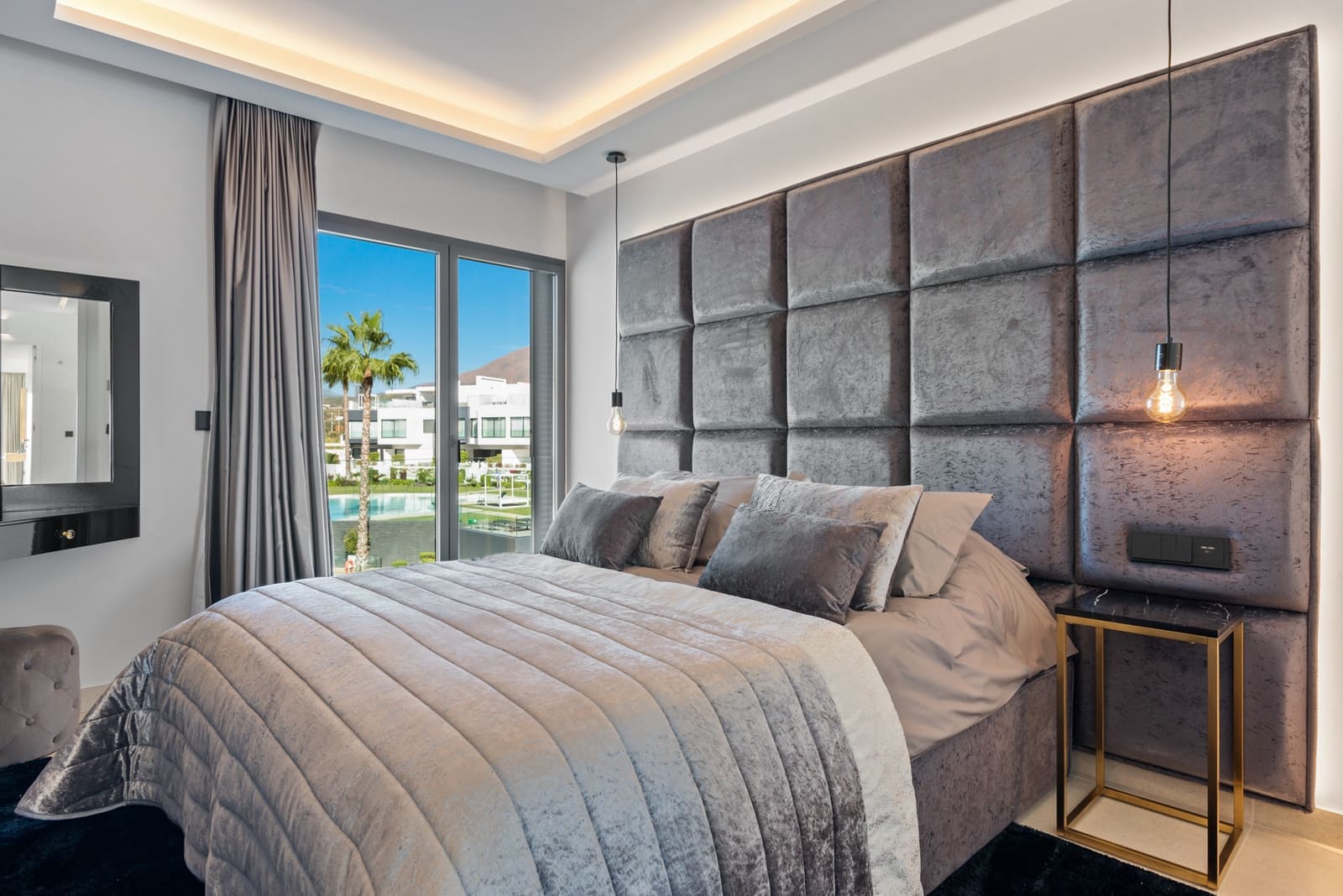 6 soveværelse Byhus til salg i Estepona med swimmingpool garage - € 3.300.000 (Ref: 7280190)